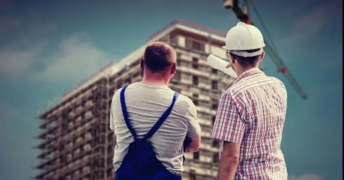Autorizațiile de construire pentru locuințe au scăzut cu 12,2% în primele opt luni