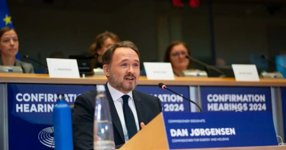 Bruxelles avertizează statele UE să reducă consumul de gaze și energie