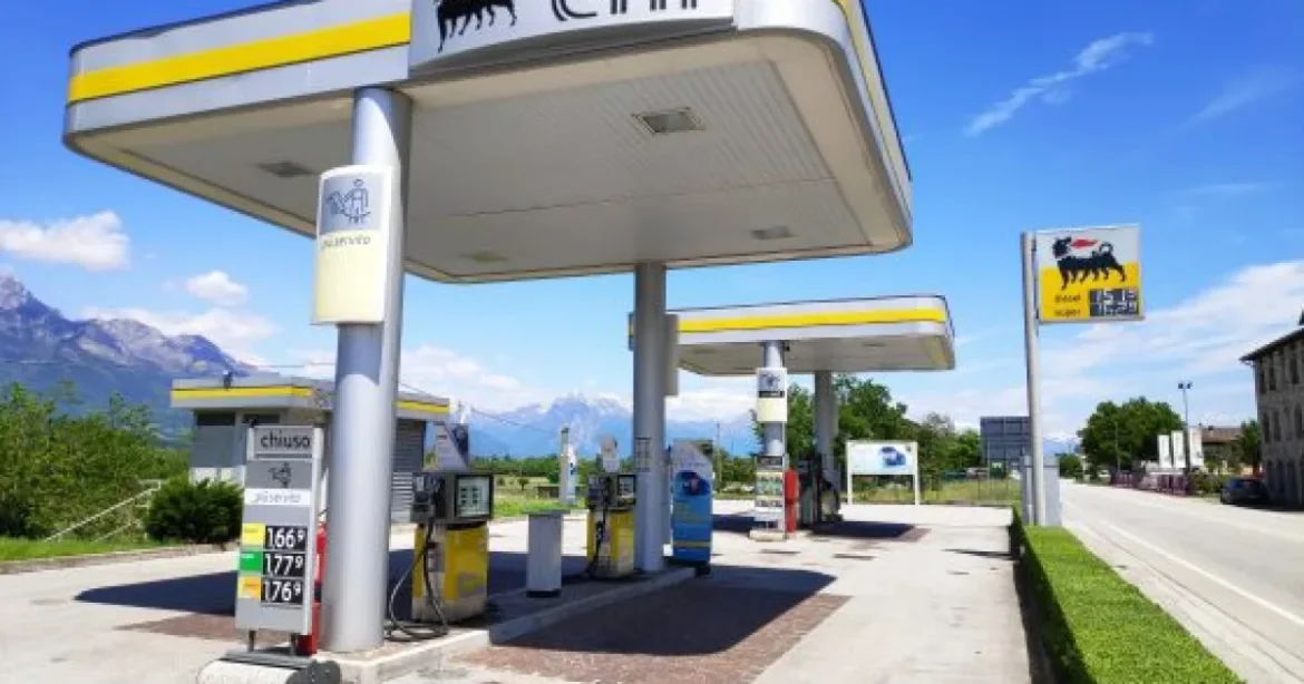 Eni plafonează prețurile la benzină și motorină în Italia din solidaritate