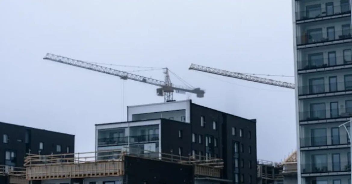 Fenomenul shrinkflation ajunge la blocurile noi: apartamente mai mici și mai scumpe