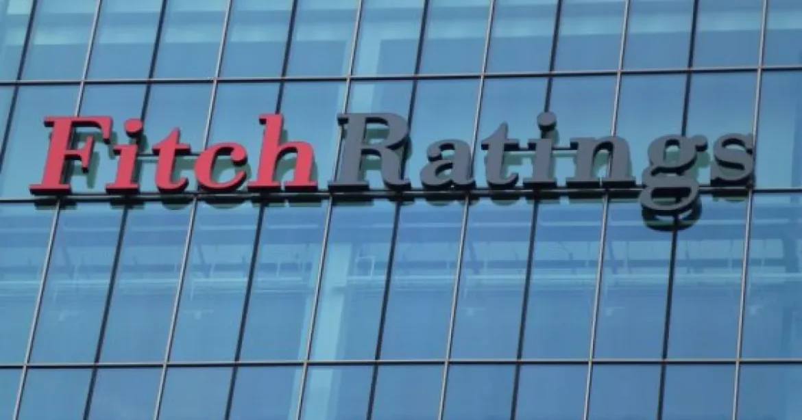 Fitch avertizează sever: România riscă „junk” dacă criza politică se prelungește