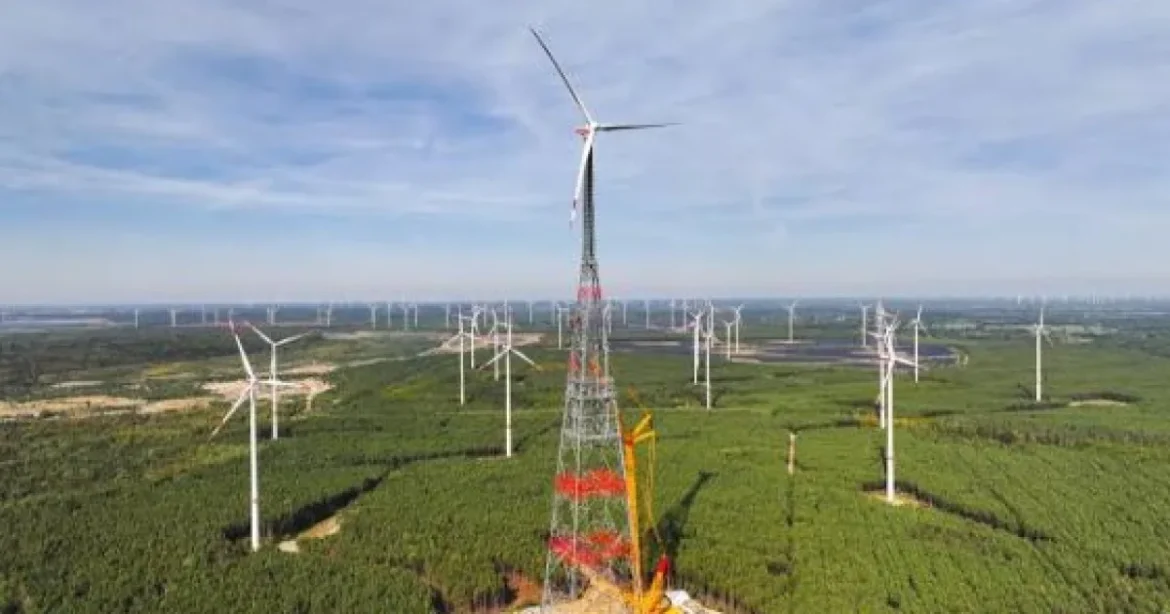 Germania a construit cea mai înaltă turbină eoliană din lume, de 365 de metri
