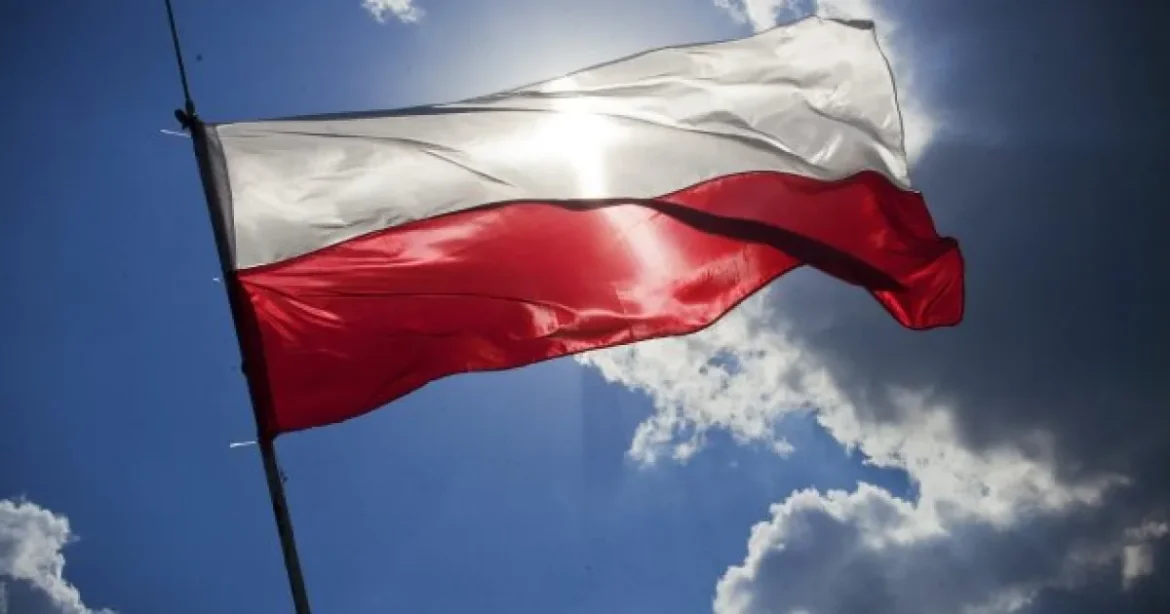 Polonia suspectează sabotaj în cazul incendiului de la o stație de comunicații Starlink