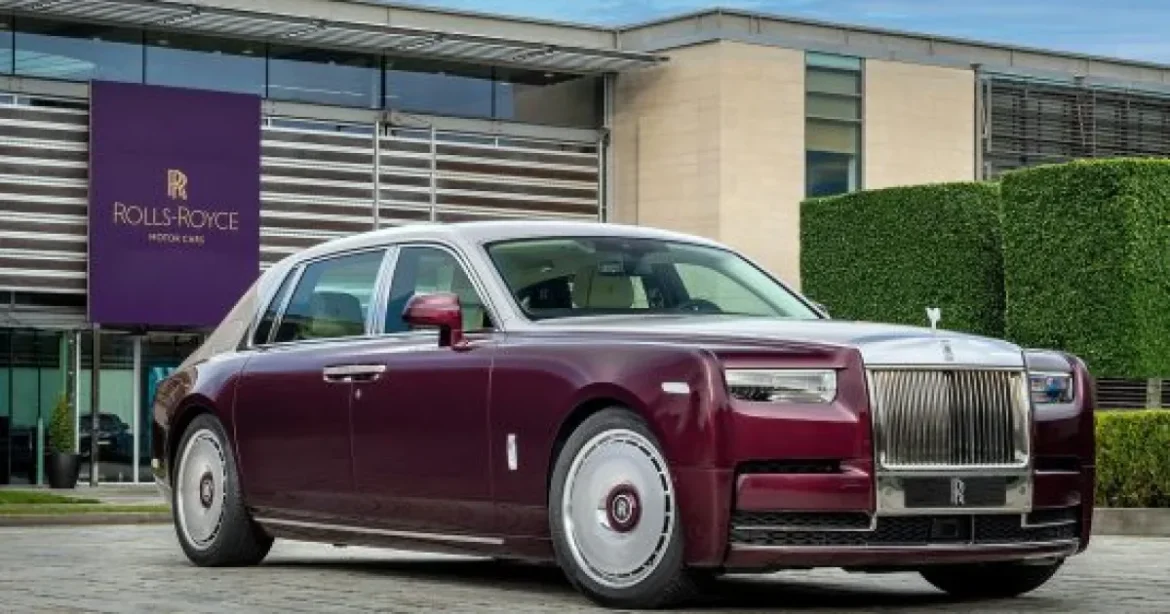 Rolls-Royce Phantom Hummingbird, primul cu intarsie din abalone, omagiu soției unui client