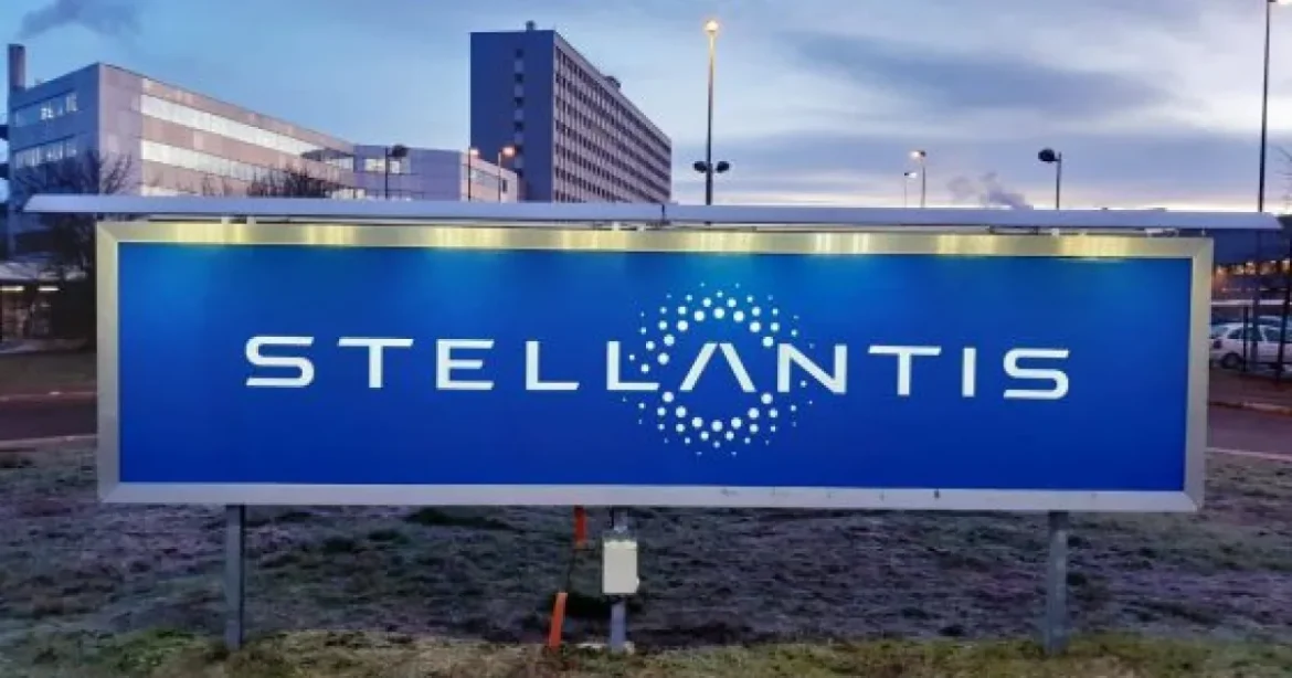 Stellantis suspendă producția în trei fabrici franceze din lipsă de baterii