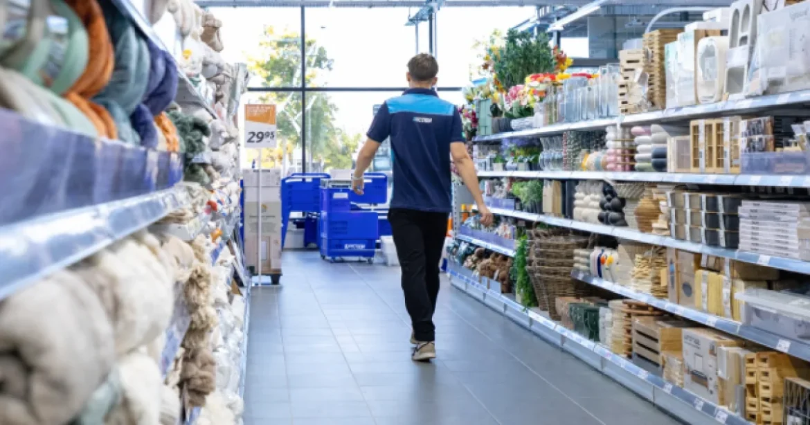 Action oferă salarii nete de la 4.000 de lei managerilor adjuncți