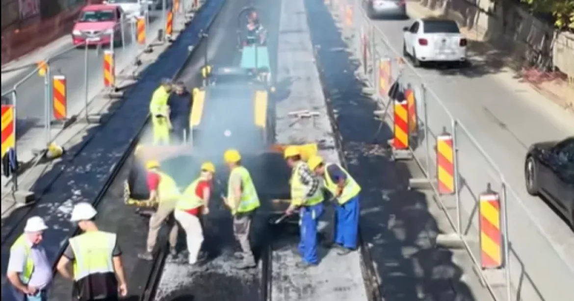 Asfalt pe șinele de tramvai la Podul Constanța. Când se redeschide circulația