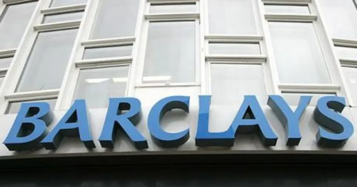 Barclays concediază angajați după implementarea inteligenței artificiale