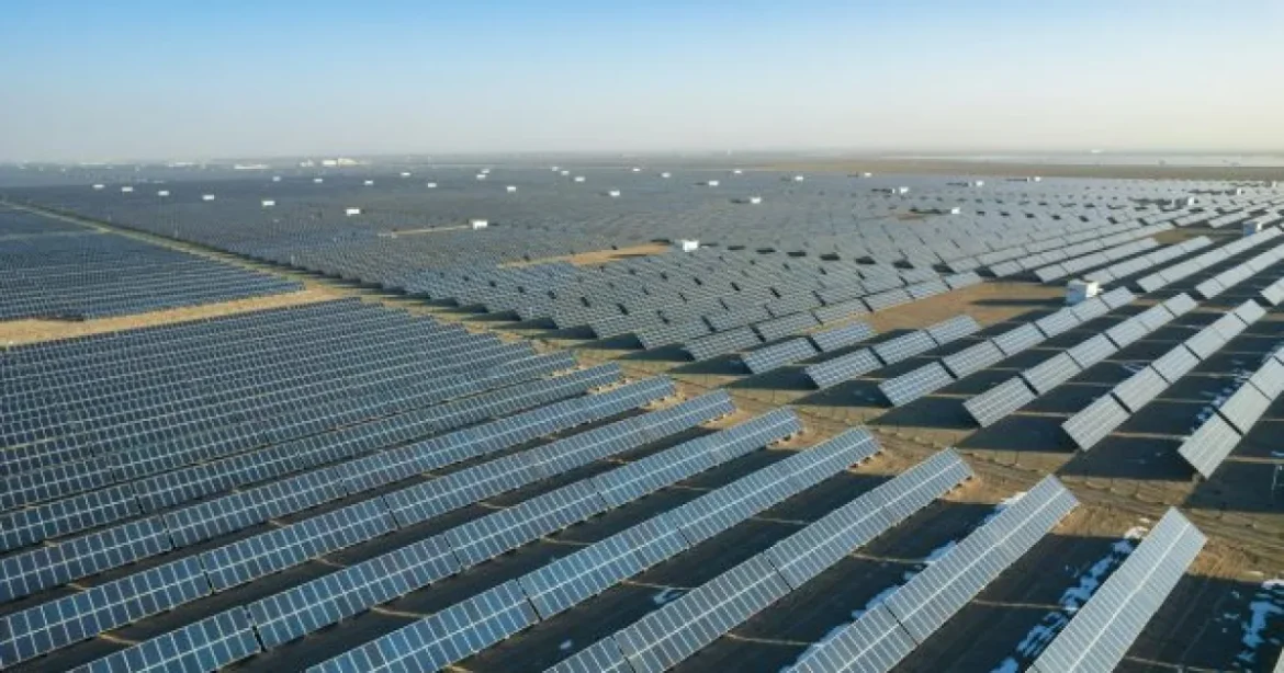 China limitează exportul de tehnologii solare și blochează producția în SUA și India