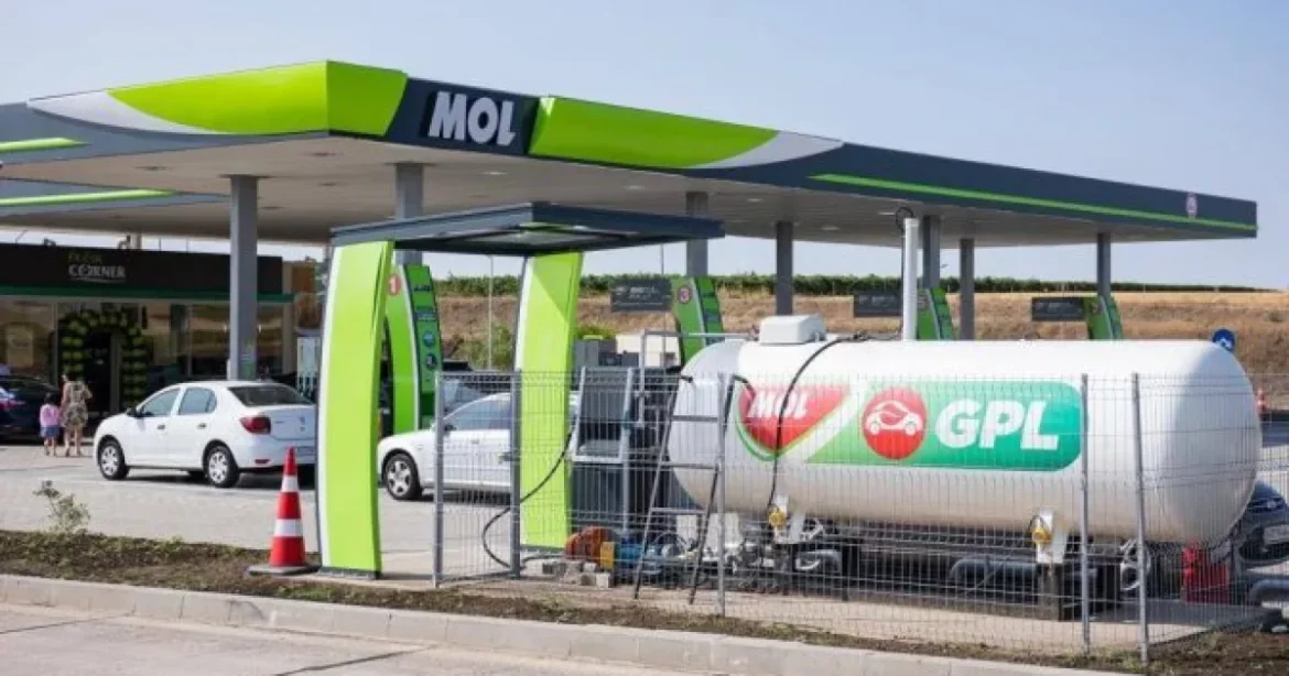 CNAIR a semnat primul contract de concesionare a două benzinării pe Autostrada Moldovei