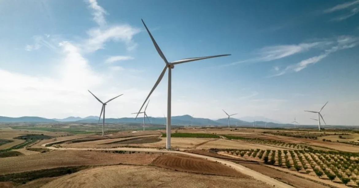Creșterea capacităților globale de energie regenerabilă va încetini în acest an