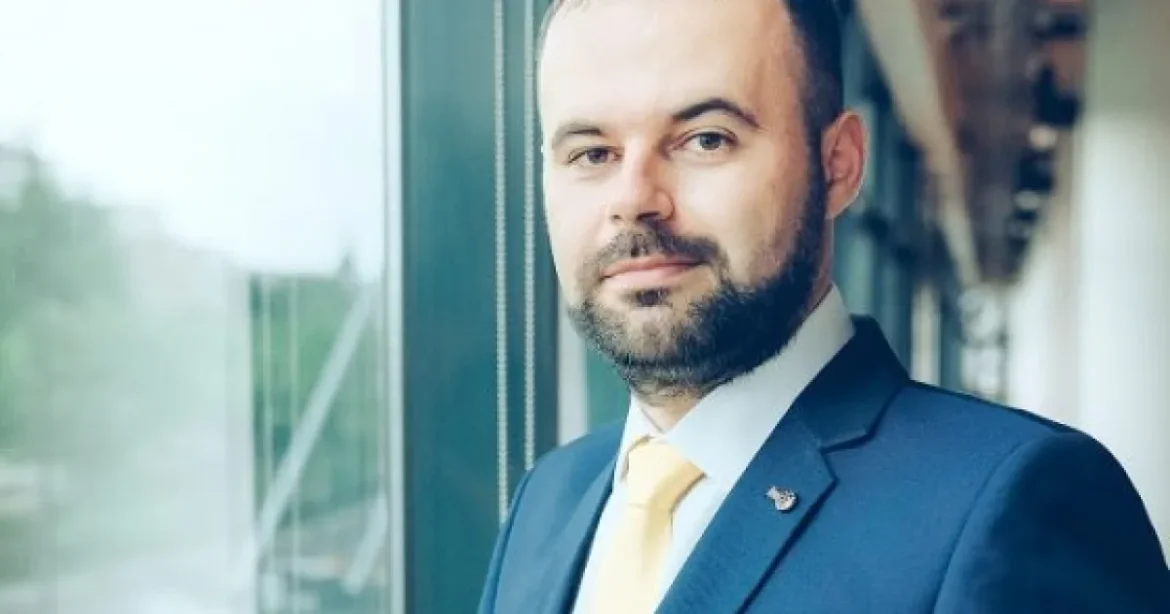 Cristian Popa (BNR): Aderarea la zona euro este un fenomen economic, dar și politic