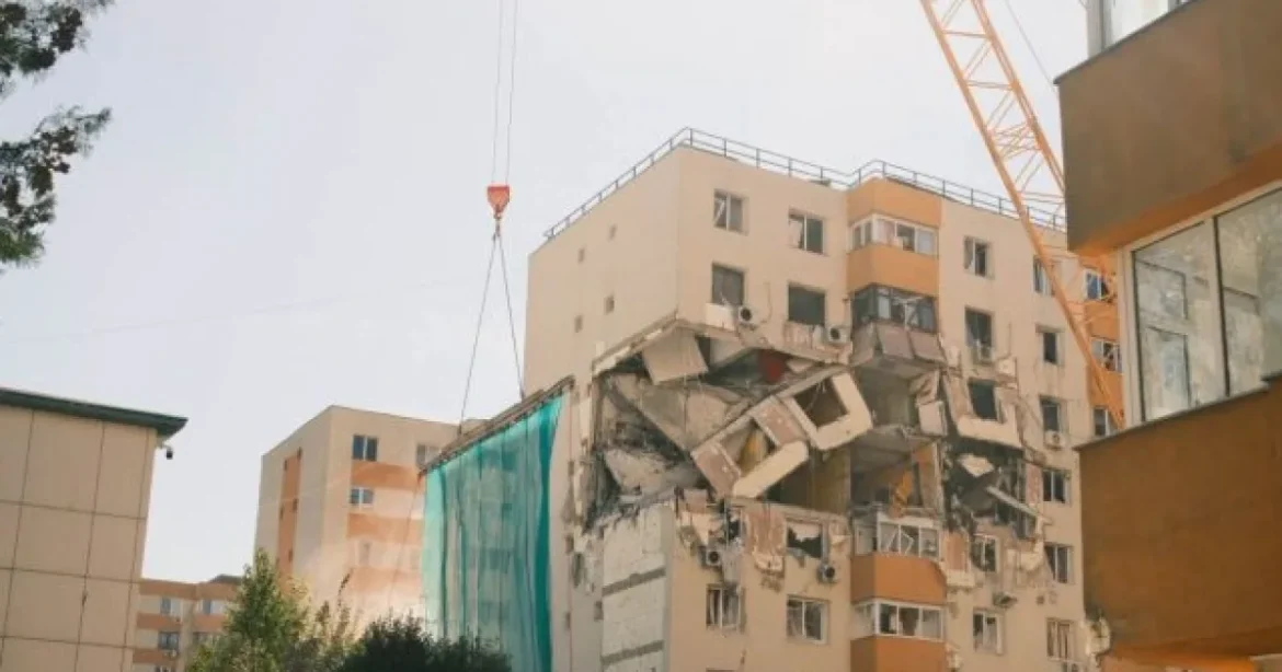 Demolate etapele 5 – 8 ale blocului din Rahova afectat de explozie