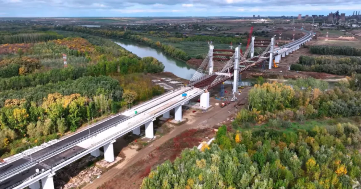 Drumul Expres Brăila – Galați: Jumătate din hobanele podului peste Siret au fost montate