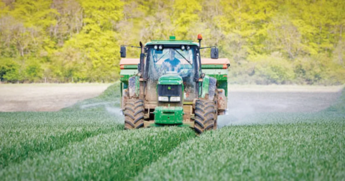 Fermierii ar putea cumpăra motorina pentru agricultură fără TVA și acciză din 2007