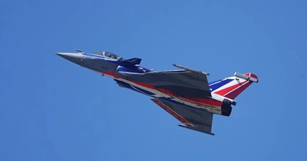 Franța și UAE reiau modernizarea avioanelor Rafale, pe fondul problemelor bugetare