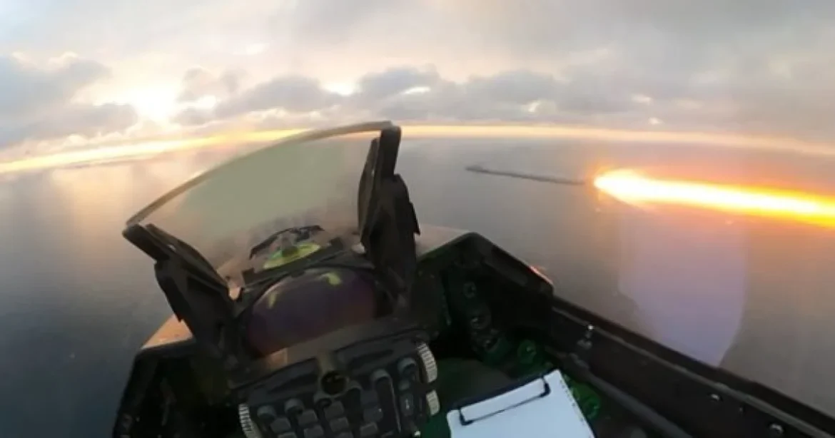 Imagini spectaculoase cu avioanele F16 care au doborât dronele deasupra României