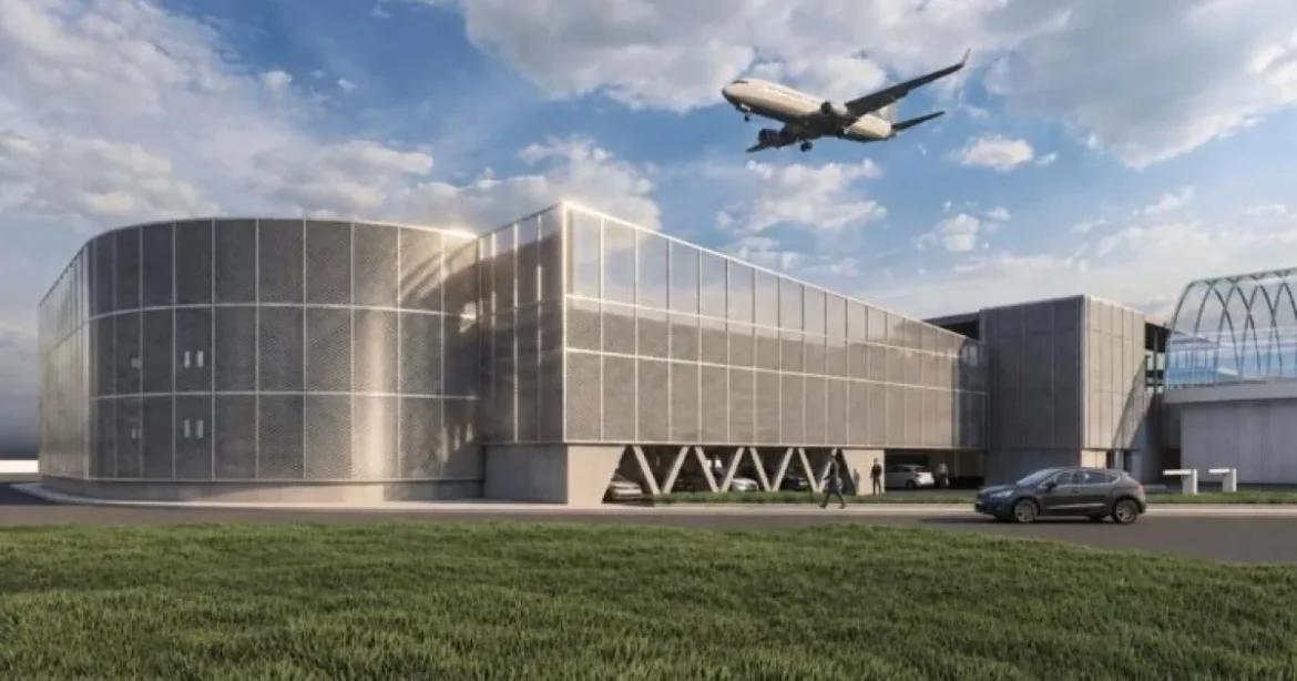 Incendiu la Aeroportul Otopeni. O femeie, cercetată