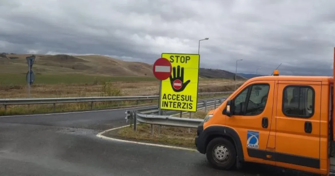 Indicatoare montate pe autostrăzile din vest împotriva intrării pe contrasens