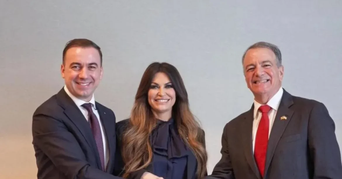 Kimberly Guilfoyle demisionează din postul de ambasador în Grecia și neagă acuzațiile