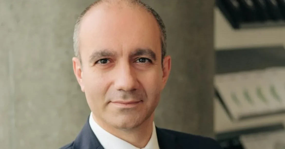 Peste 50% dintre directori financiari conduc deciziile de investiții în AI