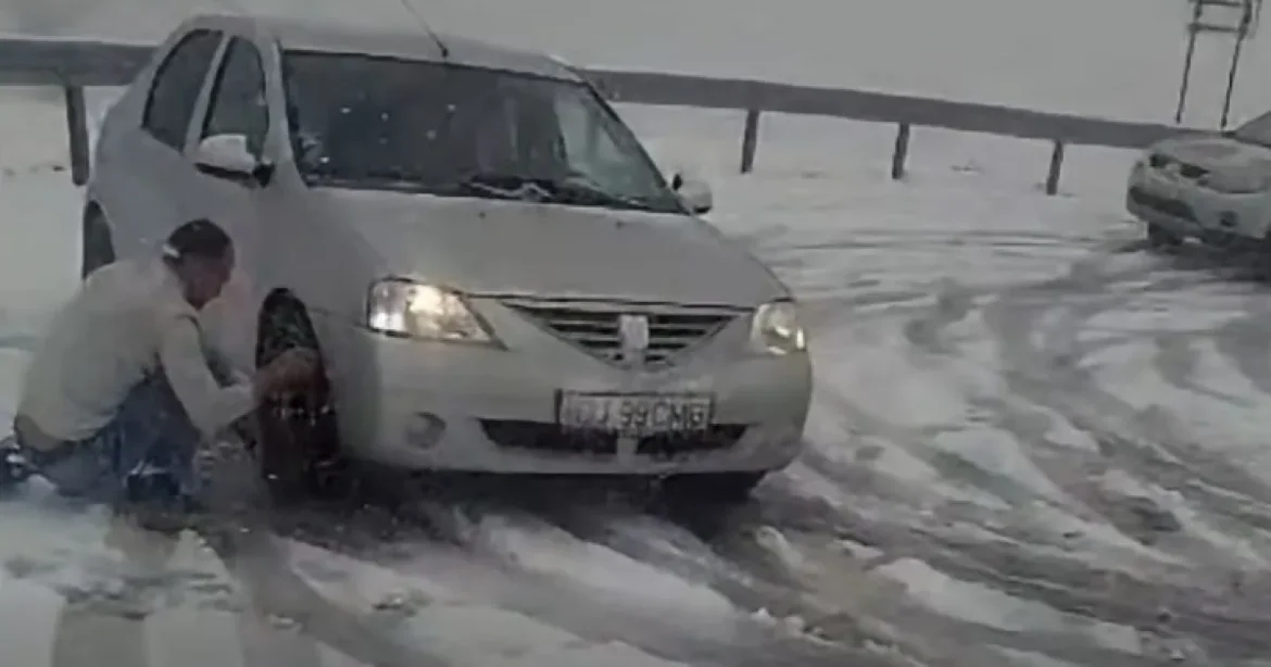 Transalpina închisă între Rânca și Obârșia Lotrului din cauza zăpezii