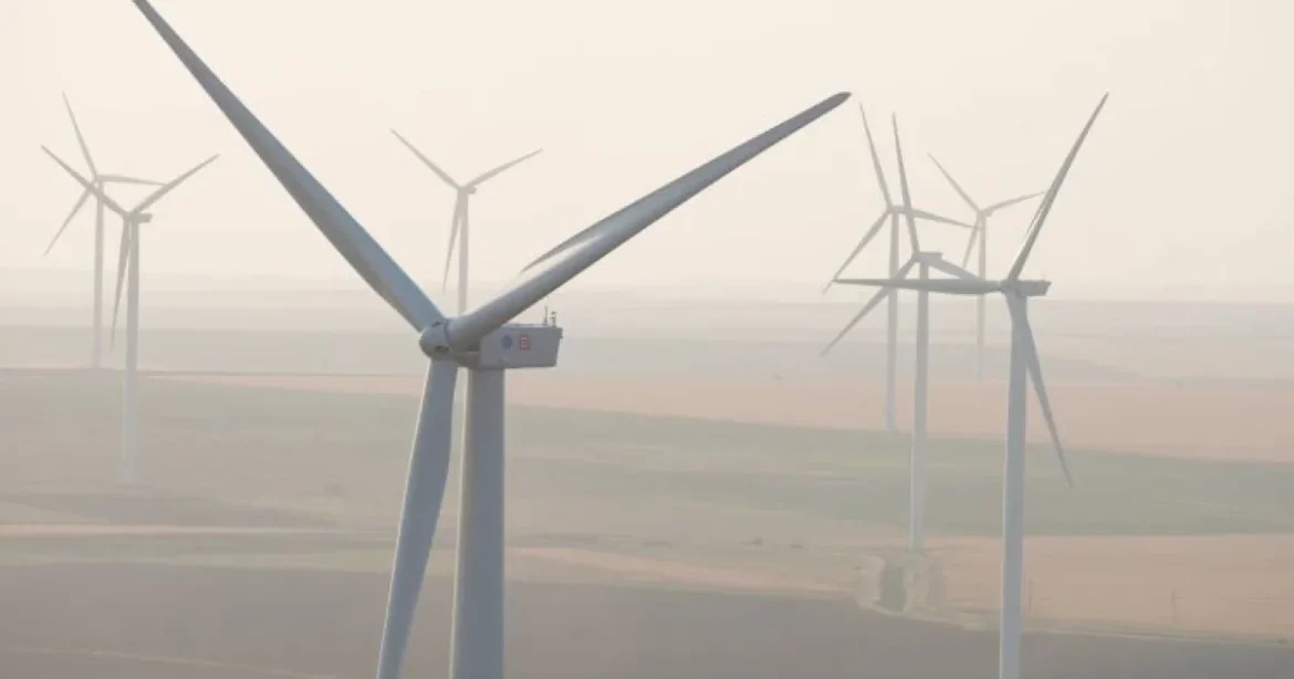 Vântul ajută energia României. Eolienele produc cât două Cernavodă.